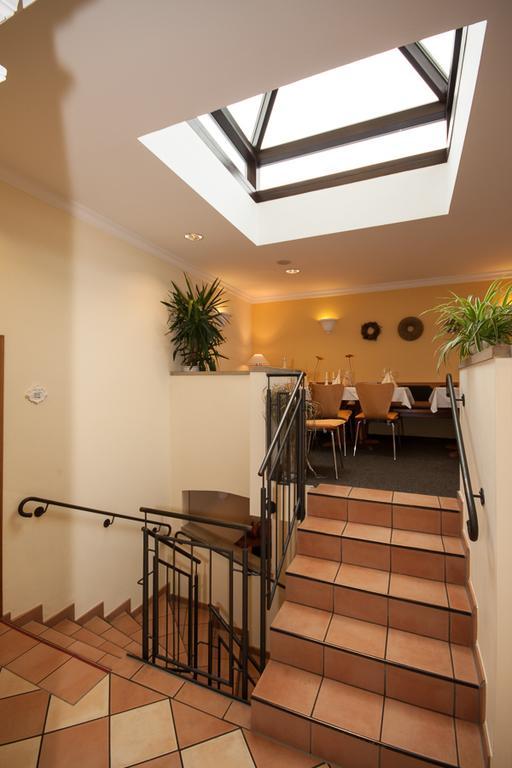 Linde Restaurant & Hotel Nussloch Ngoại thất bức ảnh
